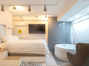 Goseong Littlesquare Oceanview Pension