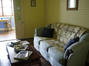 Feathers Home Stay