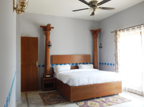 Roost Aaryan Manor