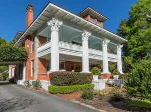 Herlong Mansion Bed & Breakfast