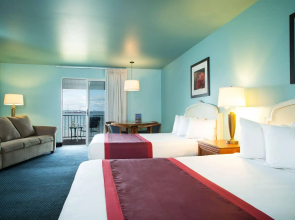 Clearwater Lakeshore Motel