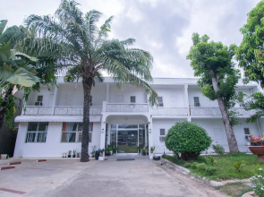 OYO 596 Casa Vista Blanca Inn