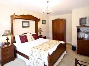 Newlands Country House