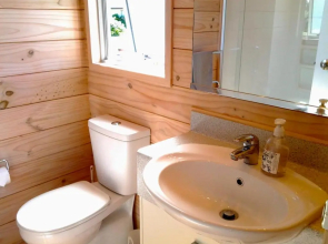 Kowhai Retreat - Matarangi Holiday Home