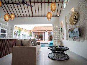 Casa Lova - Luxury 2 BR Villa with Pool
