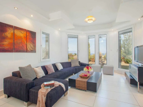 Twin Palms - Exclusive Luxury Villa Near Latchi