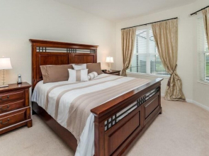 Amazing 5 Bedroom 5 Bath Pool Home in Windsor Hills Resort