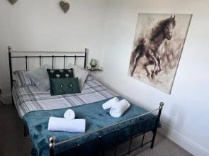 Build Your Memories hot Tub, Garden, Sleeps 14