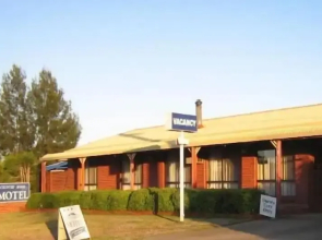 Country Road Motel