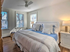 Couples Retreat in Nantucket Walk to Attractions!