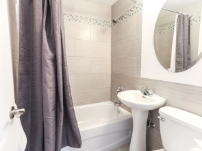 Modern Studio In Downtown Mtl By Sonder