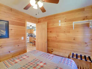 < 1/2 Mi to Damascus Town Park: Cozy Cabin w/ Deck