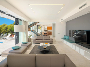 Anabel in Hvar with 4 bedrooms and 4 bathrooms