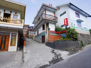 OYO 1048 Rahayu Bromo Hotel