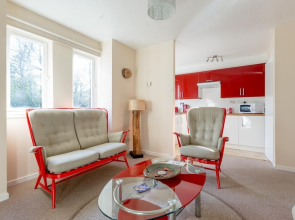 409 Cosy and Quiet 1 Bedroom Apartment in Canonmills With Parking