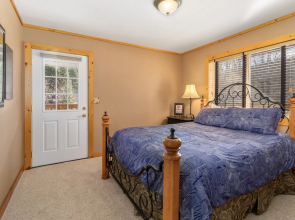 Riverwood Lodge 5 Bedroom Home by NW Comfy Cabins by RedAwning