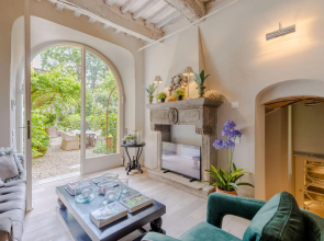 Casa Vanny an Apartment With Private Garden