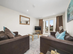 London Heathrow Living Serviced Apartments- Apt 10