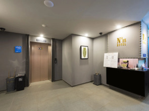 No. 25 Hotel