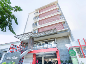 OYO Flagship 3869 Metro House Sub