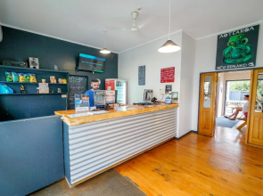 Base Bay of Islands - Hostel