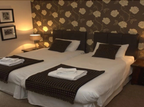 The Townhouse Hotel