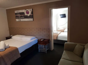 Centrepoint Motor Inn