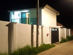 3 Bedroom Pool Villa near Beach & Laguna