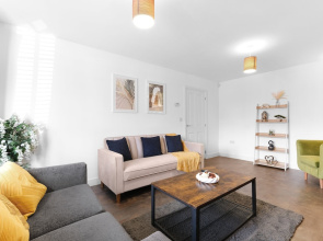 Stylish 3 Bedroom Home with Garden