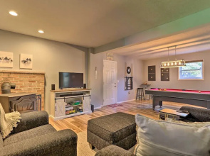 Hot Tub, Fire Pit & Resort Perks: Tobyhanna Home!