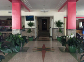 La Flora Hotel
