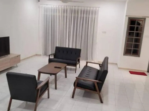 *Entire House* Flora Homestay