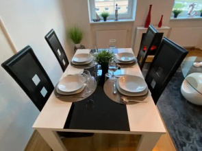 ZUR SCHLEUSE - Haus mit 2 Ferienwohnungen, gesamt bis 9 Personen - Garten