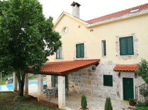 Authentic Dalmatian Hillside Escape With Pool, Sauna & BBQ