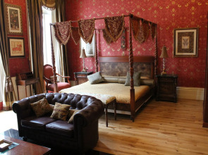 Opulence Boutique Hotel