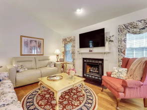 2 Mi to Ksu: Family Home w/ Games, Near Parks