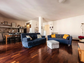 Hostly - Light and Wood near the Tower - 100sqm, 6 pax, 2 Bedrooms, Town Center