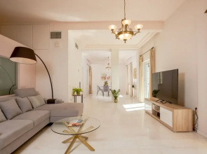 The White Marble Luxury City Apt