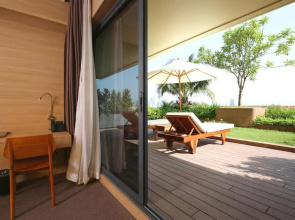 SUN & MOON, Riverside Hotel