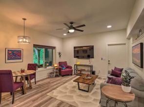 7 Mi to Dtwn Asheville: Apartment w/ Patio