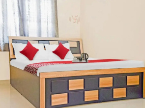 OYO 87180 Hotel Royal Galaxy