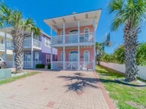 Paradise By The Pier 2 Bedroom Home by RedAwning