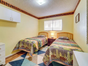 Waterfront Truckee Cabin on Donner Lake!