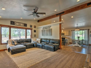 Luxe Home ~ 2 Mi to Bryce Canyon National Park!