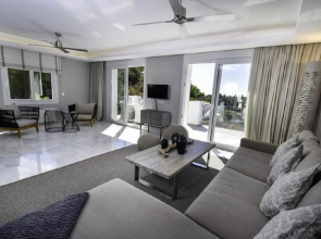 14177- Exquisite villa near beach! Heated pool*
