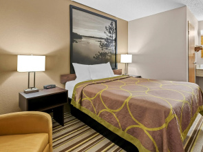 Super 8 by Wyndham Blue Earth
