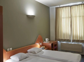 Alpha Hotel