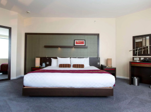 Carlton Hotel