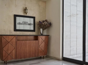 Chic One Bd Apartment with Hilton View