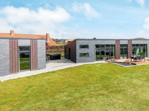 12 Person Holiday Home in Vinderup